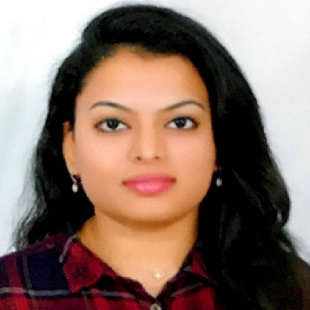 Dr Sravani B