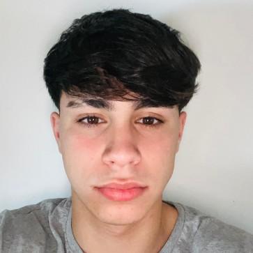  Lautaro Ezequiel    Coutinho 