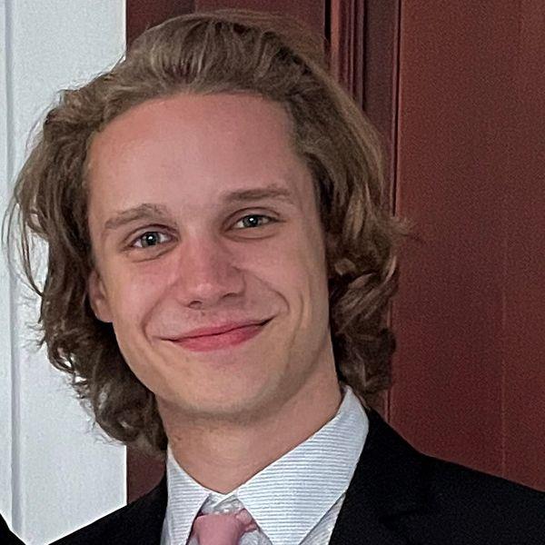 VIKTOR TARR