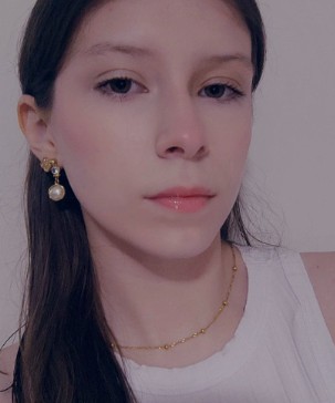  Giovana    Gomes Vaz 