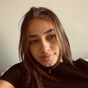 Maria Clara  Bezerra De Santana