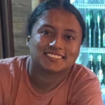 GENESIS MARIA OYOLA LEONES