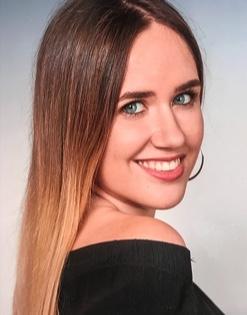 LENKA SEDLAKOVA