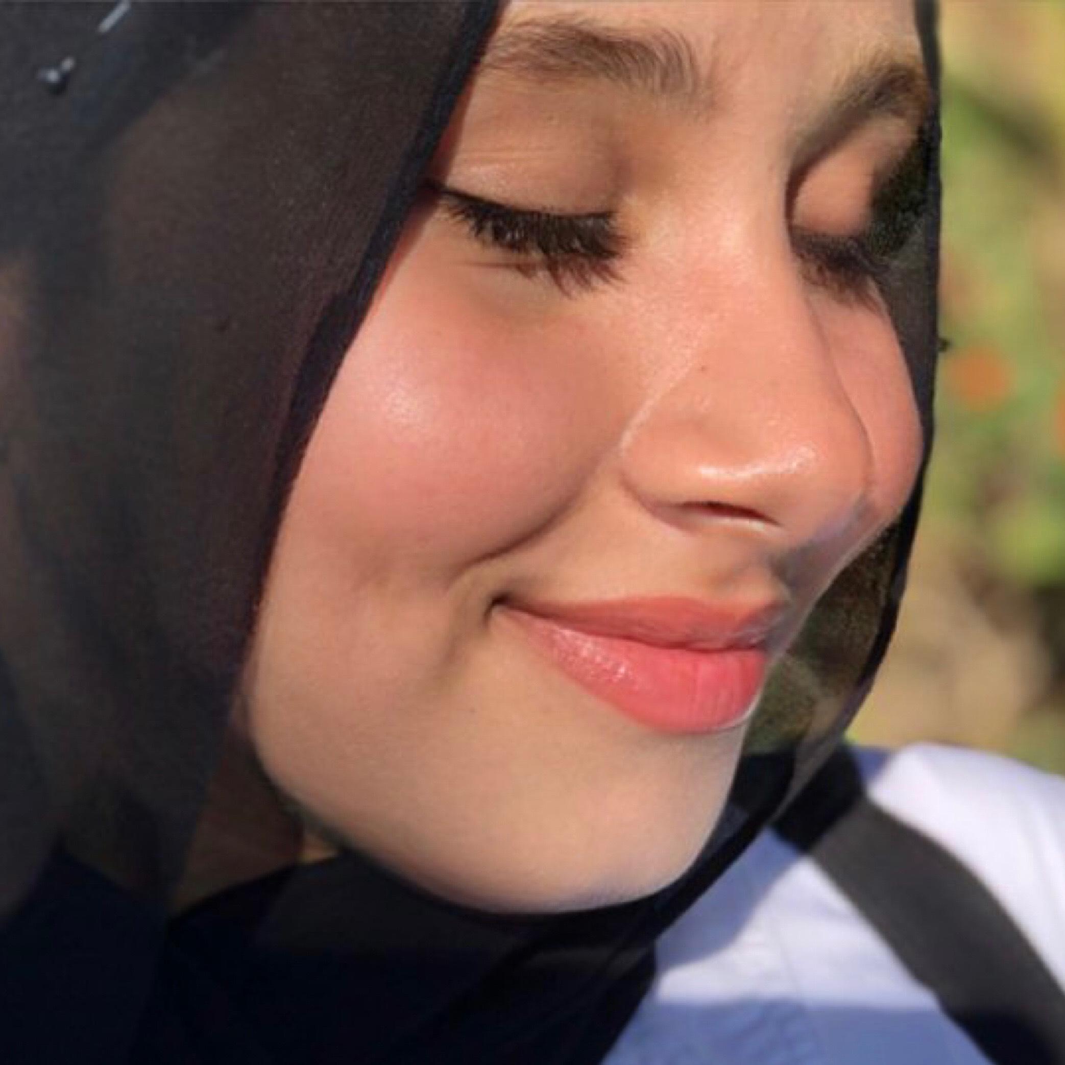 Inas Nesrine Belkaloul