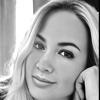 Simone Montana Starr